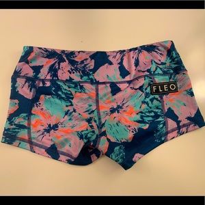 🌺 FLEO Hibiscus Flower Shorts Sz XS 🌺
